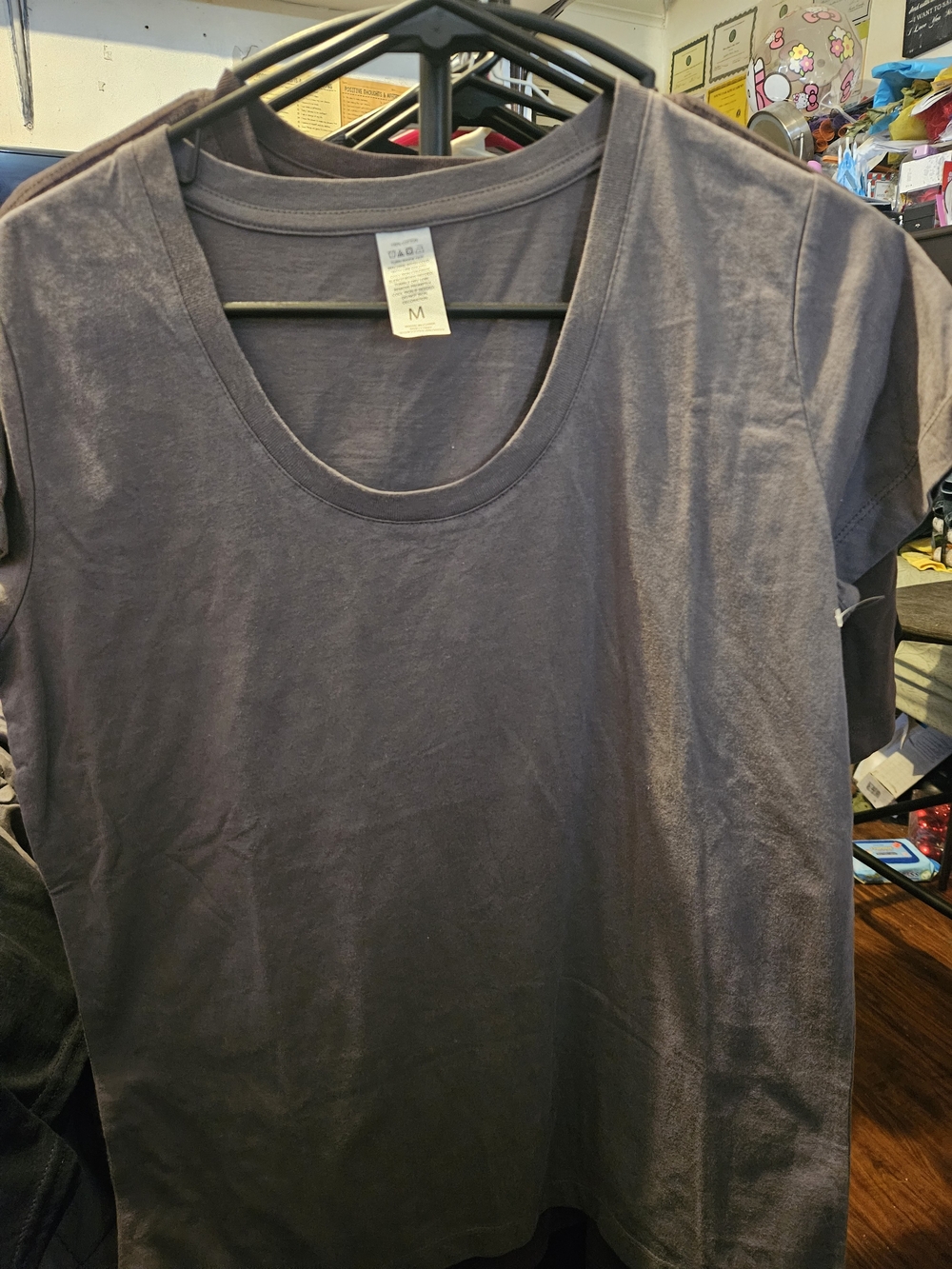 Classic Scoop Neck Women’s Top - Gray